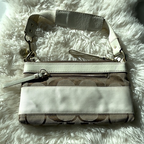 Authentic Coach Monogram Shoulder Bag - Picture 6 of 6